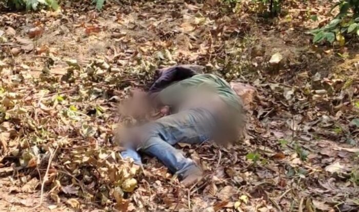 CG NEWS : जंगल में युवक की निर्मम हत्या, अज्ञात आरोपियों ने अपहरण कर वाहन से रगड़ा, फिर पत्थर से कुचलकर उतारा मौत के घाट 
