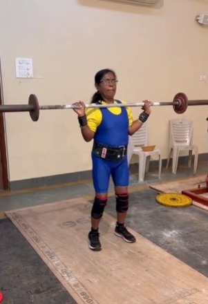 National Power Lifting Competition 2024 : छत्तीसगढ़ की 65 वर्षीय रत्ना बनी भारत की स्ट्रांग वूमेन, नेशनल पॉवर लिफ्टिंग में गोल्ड मैडल किया अपने नाम 