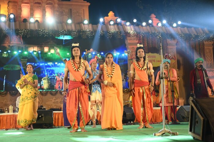 Rajim Kumbh Kalpa 2024 : राकेश तिवारी द्वारा रचित नृत्य नाटिका 'छत्तीसगढ़ में राम' की प्रस्तुति ने दर्शकों को भाव विभोर