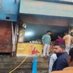 RAIPUR NEWS : राजधानी के मोबाइल शॉप और मेडिकल स्टोर में लगी भीषण आग, लाखों का सामान जलाकर खाक 