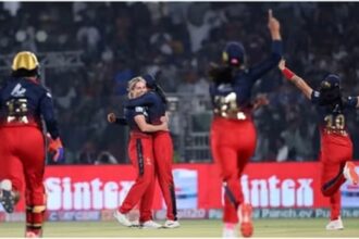 DC vs RCB WPL 2024 Final Live : सोफी-मोलिनक्स की धारदार गेंदबाजी, 113 रनों पर ढेर हुई दिल्ली कैपिटल्स