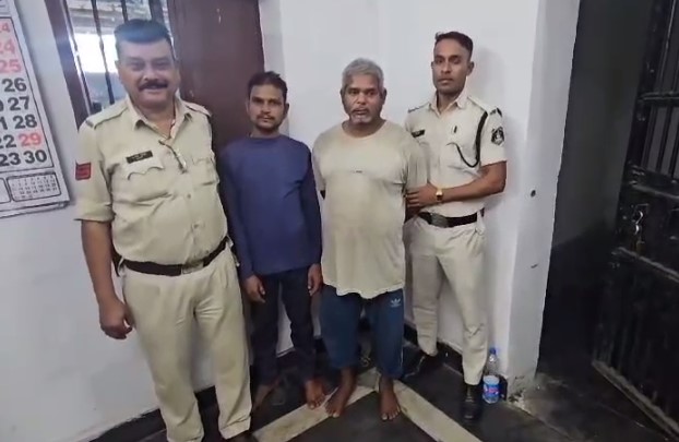 CG CRIME : बड़ी मात्रा में गांजा के साथ दो तस्कर गिरफ्तार, उड़ीसा से लाकर दूसरे प्रदेश में बेचे जाने की थी तैयारी