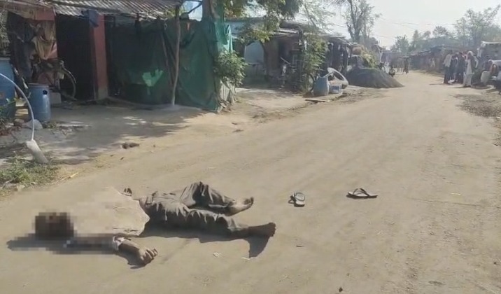 Damoh murder news : बुजुर्ग की पत्थर पटकर हत्या, जांच में जुटी पुलिस, गांव के कुछ लोगों पर हत्या का आरोप