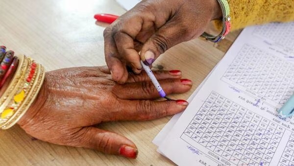 Lok Sabha Election 2024 : मतदाता फोटो पहचान पत्र के अतिरिक्त 12 वैकल्पिक फोटोयुक्त दस्तावेज दिखाकर भी मतदाता कर सकेंगे मतदान