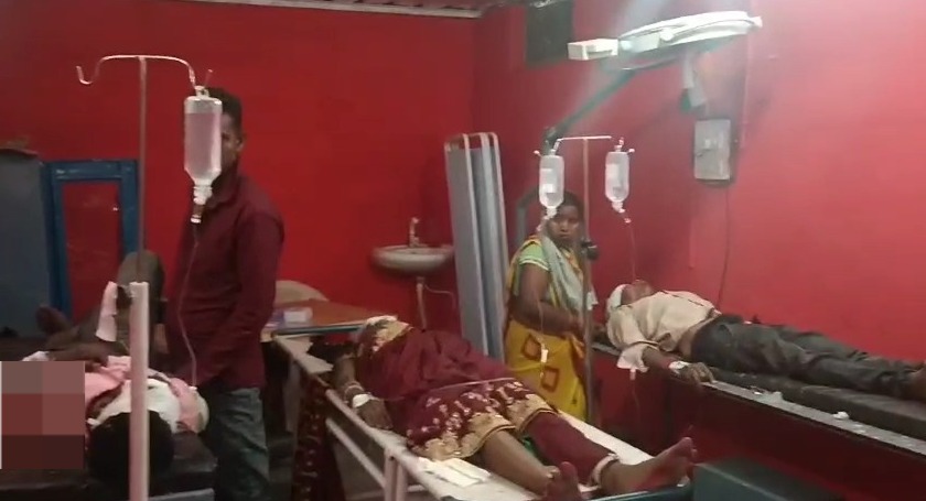 Chhattisgarh Accident Breaking : दर्दनाक हादसा; चौथिया जा रहे पिकअप वाहन अनियंत्रित होकर पलटी, महिला और बुजुर्ग समेत 2 की मौत, 38 घायल 