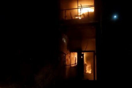 CG NEWS : शॉर्ट सर्किट से घर में लगी भीषण आग, मां और बेटे की जलकर मौत 
