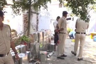 CG NEWS : मिलावट खोरों ने भगवान को भी नहीं छोड़ा : नकली घी के कारोबार का प्रशासन ने किया भंडाफोड़, नवरात्र में खपाने की फिराक में था आरोपी 