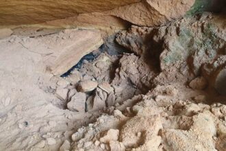 CG BREAKING : कोयला निकालने गुफा में गए थे नाबालिग सहित दो लोग, मिट्टी धसक जाने से दोनों की मौत, मचा हड़कंप 