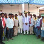 Chhattisgarh News : बड़ी संख्या में लोगों ने थामा कांग्रेस का दामन, नेता प्रतिपक्ष डॉ.चरणदास महंत ने दिलाई सदस्यता 