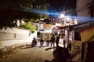 Jabalpur News : जबलपुर में बदमाशों के हौसले बुलंद; बाइक सवार बदमाशों ने फेंका पेट्रोल बम, हुआ धमाका, देखें video 