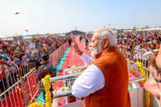 PM Modi Road Show: इस दिन नामांकन दाखिल करेंगे पीएम मोदी, शहर में 6 किमी लंबा मेगा रोड शो, 12 राज्यों के मुख्यमंत्री समेत कई मंत्री, सांसद और विधायक होंगे शामिल