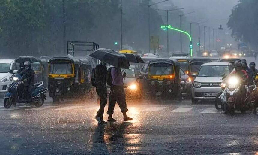 CG WEATHER UPDATE : छत्तीसगढ़ में फिर बदला मौसम का मिजाज; राजधानी रायपुर में हुई झमाझम बारिश.. इन जिलों के लिए अलर्ट जारी..!