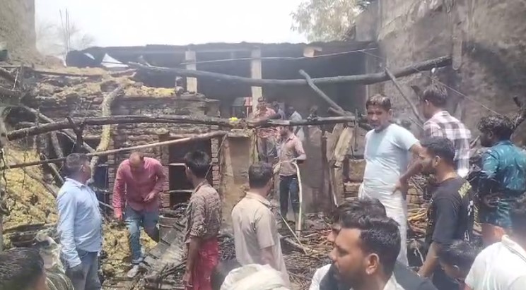 MP NEWS : आग लगने से 8 वर्षीय बच्ची की मौत, घर का पूरा सामान जलकर स्वाहा
