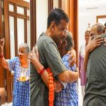 Arvind Kejriwal Emotional Video : जेल से रिहा होकर घर पहुंचे सीएम केजरीवाल, माता-पिता को गले लगाकर हुए भावुक, देखें इमोशनल वीडियो