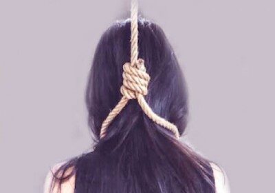 CG SUICIDE NEWS : 23 वर्षीय युवती ने फांसी लगाकर की आत्महत्या, परिजनों ने प्रेमी पर लगाया उकसाने का आरोप 