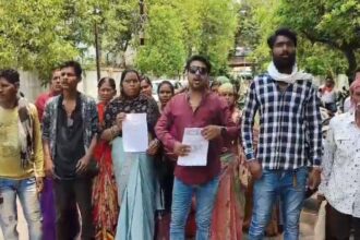 Chhattisgarh News : अवैध शराब बिक्री को लेकर जनता कांग्रेस ने आबकारी विभाग का किया घेराव 