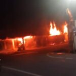 Bhopal fire news : चार दुकानों में लगी भीषण आग, मची अफरा-तफरी, फर्स्ट फ्लोर पर फंसी 2 युवतियों का किया गया रेस्क्यू