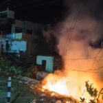 Bijapur News: बिजली ट्रांसफॉर्मर में लगी भीषण आग, कचरे के ढेर में लगाई गई आग ने छुआ खम्बा