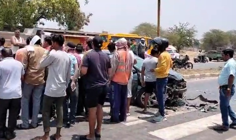   RAIPUR ACCIDENT NEWS : राजधानी में तेज रफ्तार दो कारों के बीच जोरदार भिड़ंत, एक ड्राइवर का फूटा सिर 