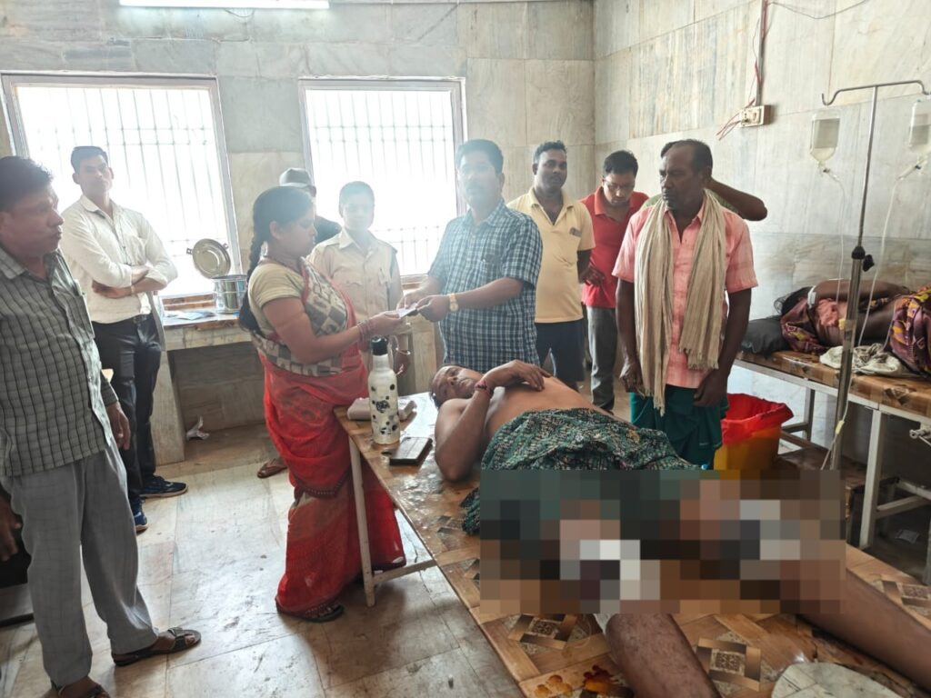 CG NEWS : सारंगढ़ में तेंदूपत्ता तोड़ने गए ग्रामीण पर भालू ने किया हमला, दो घायल