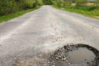 Self Healing Highways : अब खुद से ही ठीक हो जाएंगे सड़क के गढ्ढे, NHAI ला रहा यह नया उपाय 