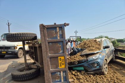 CG Accident: किसान नेता की वाहन हुई दुर्घटनाग्र, ट्रैक्टर ने मारी कार को जोरदार टक्कर
