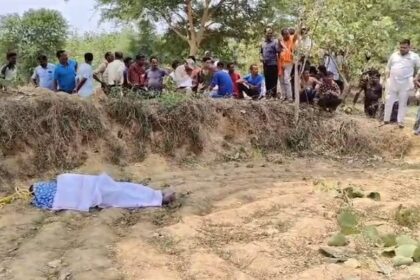 Mahasamund Crime : संदिग्ध परिस्थिति में पेड़ पर लटकती मिली युवक की लाश, पुलिस ने जताई हत्या की आशंका