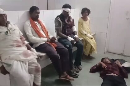 Anuppur Accident News : यात्रियों से भरी पिकअप अनियंत्रित होकर पलटी, 18 घायल, 9 लोगों की हालत गंभीर 