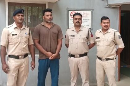 CG NEWS : बड़ा सूदखोर चढ़ा पुलिस के हत्थे, सरकारी कर्मचारियों सहित कई अन्य लोगों को बनाया था अपना शिकार