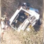 BREAKING NEWS : जम्मू में यात्रियों से भरी बस खाई में गिरी, 21 की मौत, 40 घायल, देखें वीडियो