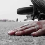 CG ACCIDENT : सड़क किनारे खड़े मजदूर को बाइक सवार ने मारी ठोकर, हुई मौत
