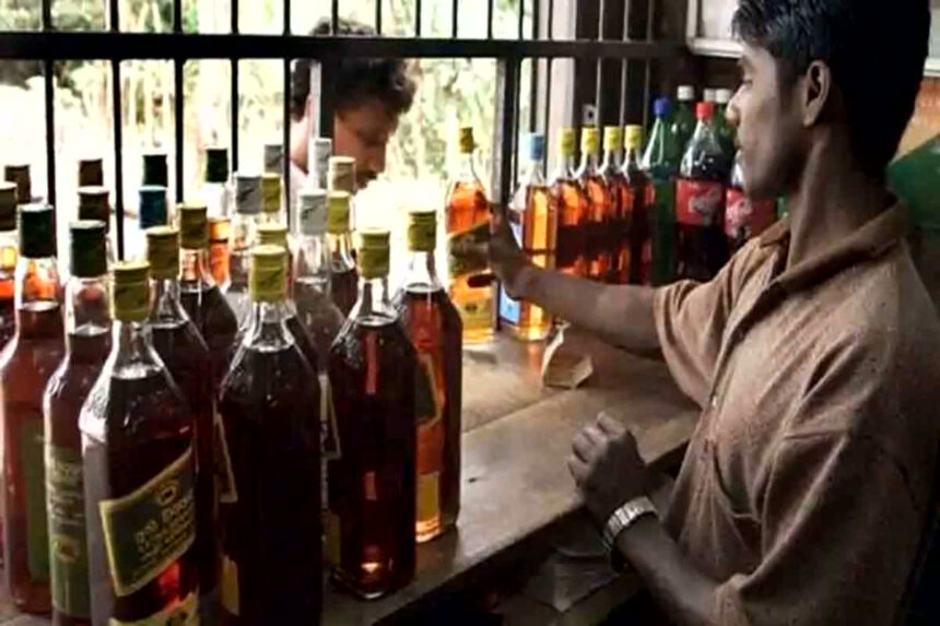 Lok Sabha Chunav 2024: आज शाम से दो दिनों तक बंद रहेगी शराब दुकानें, रायपुर सहित 7 लोकसभा क्षेत्रों में ड्राई डे घोषित