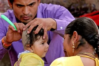Mundan Sanskar: जन्म के बाद क्यों कराते हैं बच्चे का मुंडन संस्कार ? मां अपने आंचल में रखती हैं बाल... जानिए सनातन धर्म का महत्व