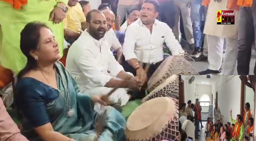 Video: जल संकट को लेकर भाजपा पार्षद दल ने महापौर एजाज ढेबर के खिलाफ खोला मोर्चा, नगाड़ा और थाली बजा कर किया अनोखा प्रदर्शन