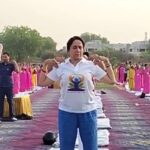 International Yoga Day: मथुरा में योग के प्रति दिखा उत्साह, स्वस्थ रहने का दिया संदेश