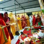 Vat Savitri 2024: वट सावित्री पर्व पर मुख्यमंत्री निवास में सुहागन महिलाओं ने की वटवृक्ष की पूजा-अर्चना