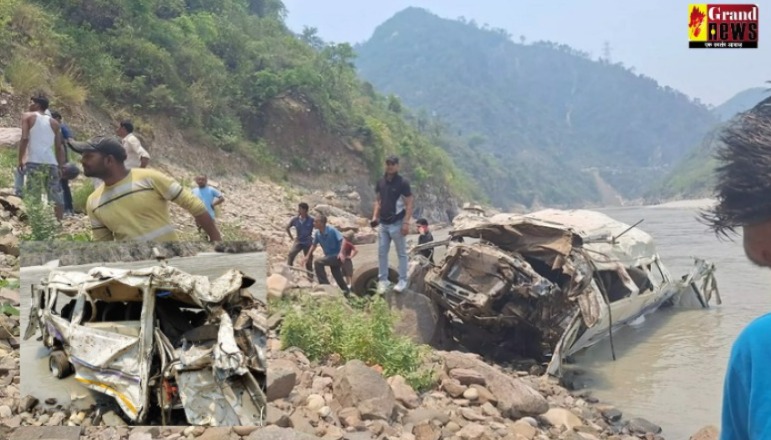Rudraprayag Accident : नदी में गिरा 26 यात्रियों को लेकर जा रहा टेंपो ट्रैवलर, 12 लोगों की मौत, कई घायल, मची चीख पुकार 