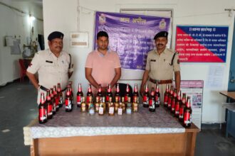 CG News: अवैध शराब बिक्री करने वाले ढाबा संचालक के विरुद्ध कार्यवाही, 15 लीटर शराब जब्त