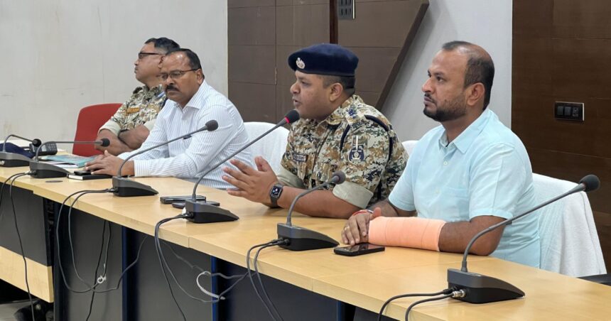 CG NEWS : कलेक्टर विजय दयाराम ने कानून एवं सुरक्षा व्यवस्था को लेकर ली बैठक, अग्रिम तैयारी के साथ परिस्थिति अनुसार कार्यवाही करने के दिए निर्देश 