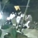 MURDER VIDEO : बदमाशों ने दो छात्रों पर चाकू से किया ताबड़तोड़ हमला, एक की मौत; दूसरा गंभीर, देखें मौत का LIVE वीडियो 