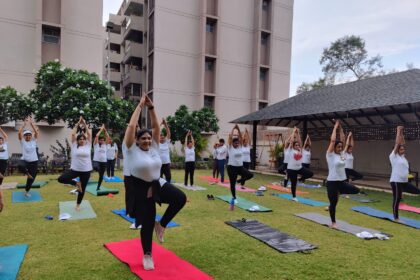 International Yoga Day: रोटरी क्लब ऑफ रायपुर एलिगेंस द्वारा मनाया गया अंतर्राष्ट्रीय योग दिवस