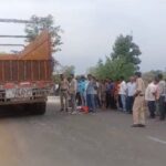 CG ACCIDENT : तेज रफ्तार कार और बाइक में जबरदस्त भिड़ंत, एक की मौके पर मौत, एक गंभीर 