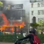 English BIG NEWS : दिल्ली के नेत्र अस्पताल में लगी भीषण आग, दमकल की 16 गाड़ियां मौके पर...