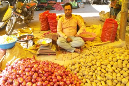 Potato Price Hike: क्यों इतना महंगा बिक रहा आलू ? गृहणियों की बढ़ी चिंता