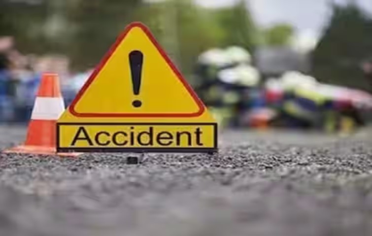 Chhattisgarh Accident : नवजात के जन्म की खुशियां मातम में बदली, बस ने बाइक सवार को मारी ठोकर, मासूम की मौत 