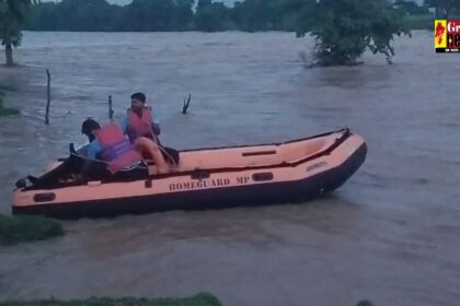 BIG News: मंदिर दर्शन करने गए 59 ग्रामीण नदी में फंसे, बाढ़ के चलते हुआ बड़ा हादसा