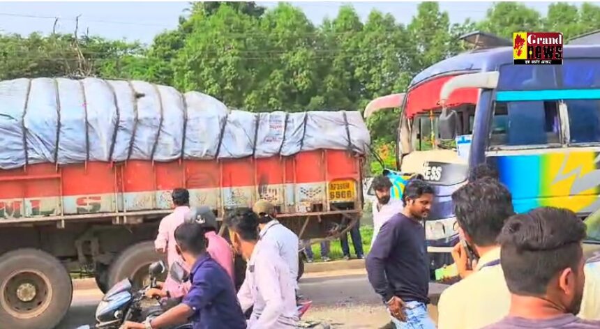 Raipur Breaking: बड़ा हादसा, भाटागांव NH-30 में यात्री बस और ट्रक की टक्कर