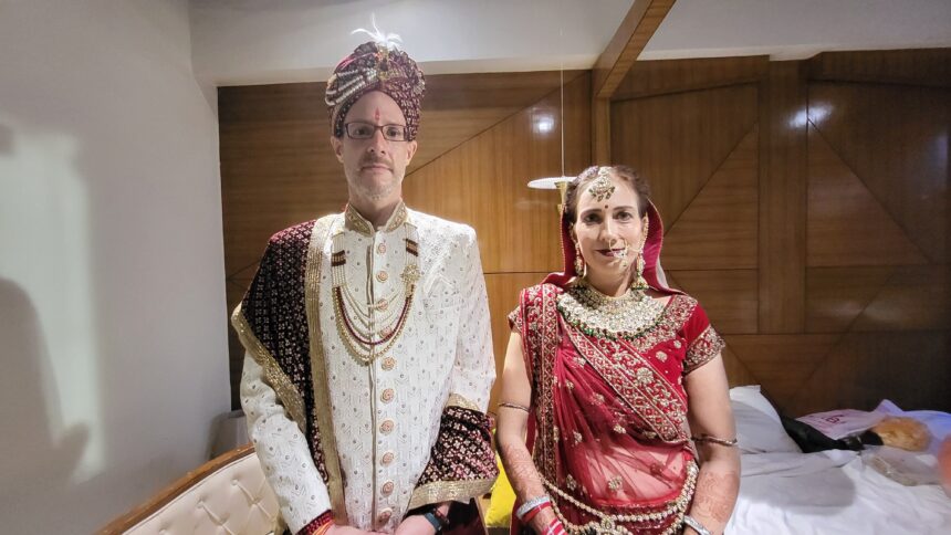 Unique wedding in Shivpuri : शिवपुरी में हुई अनूठी शादी: स्वीटजर लैंड का दूल्हा और जर्मनी की दुल्हन की हिंदू रीति से हुई शादी