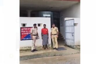 Mahasamund Crime : बाप ने बेटे को उतारा मौत के घाट, टंगिया से बेरहमी से काट डाला 