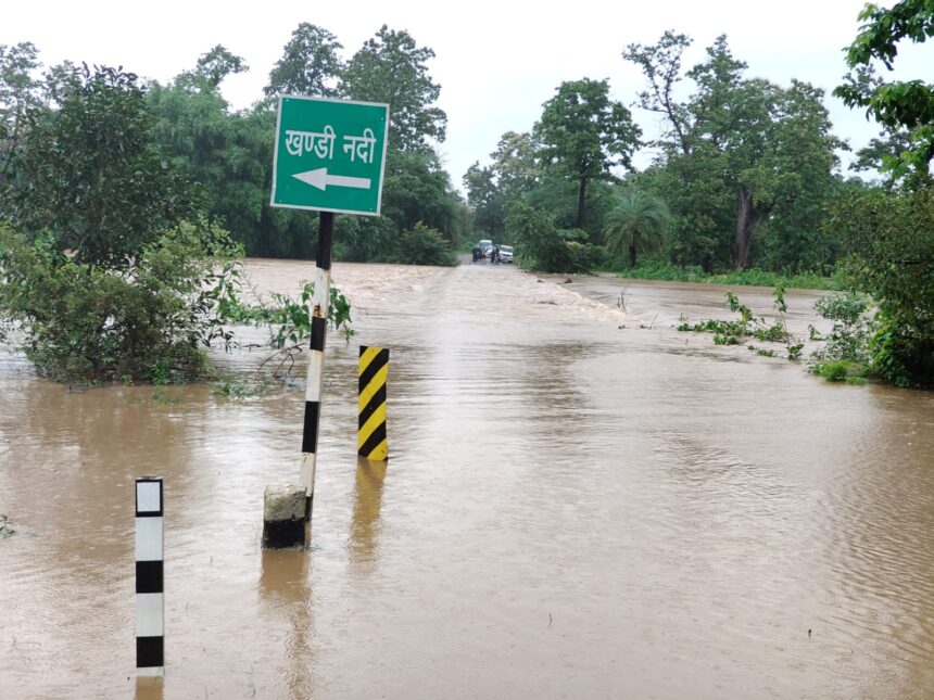 CG NEWS : कांकेर जिले में बाढ़ जैसे हालत, अंतागढ़, कोयलीबेडा, पखांजूर का जिला मुख्यलाय से संपर्क टूटा